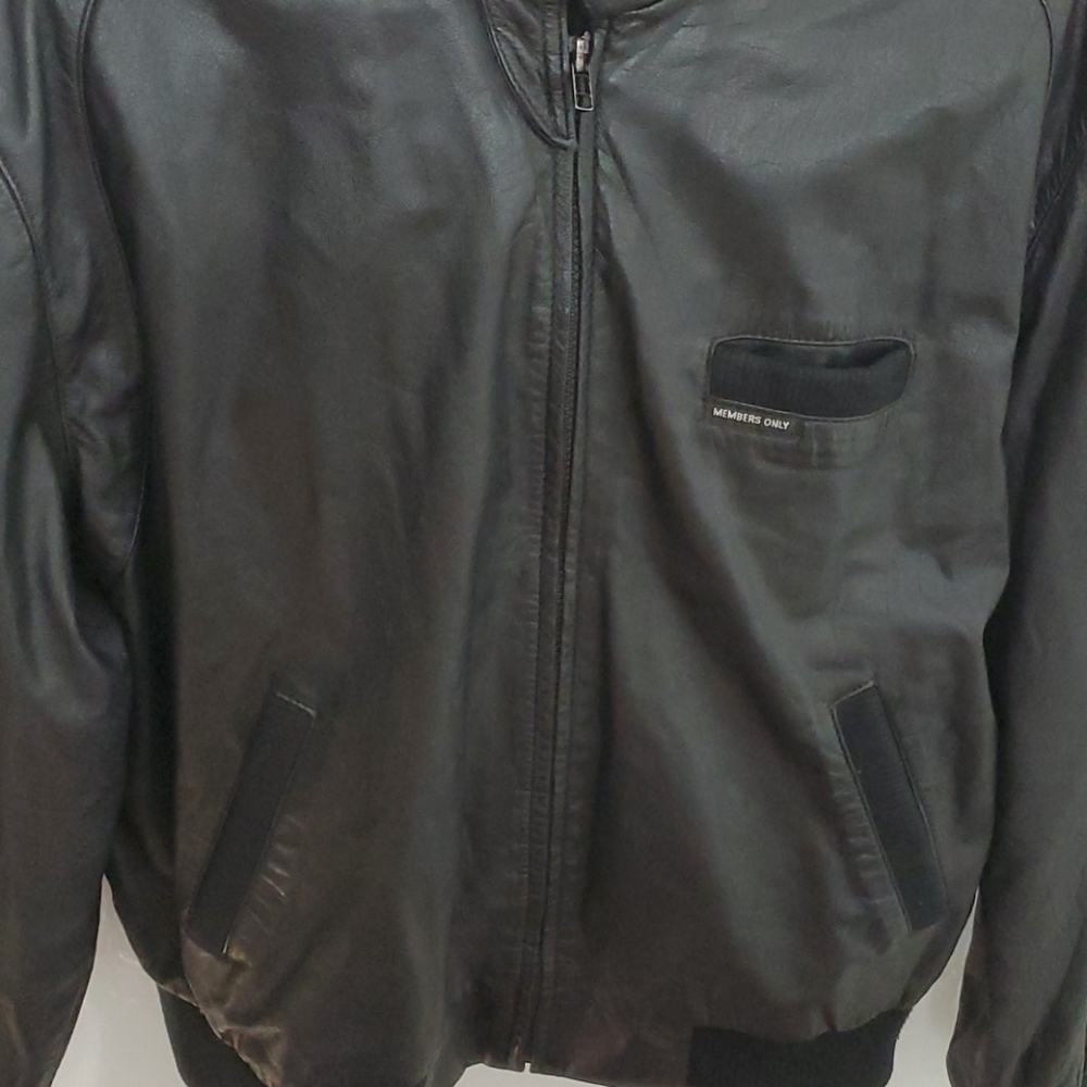 Members Only leather jacket - Picture 3 of 16